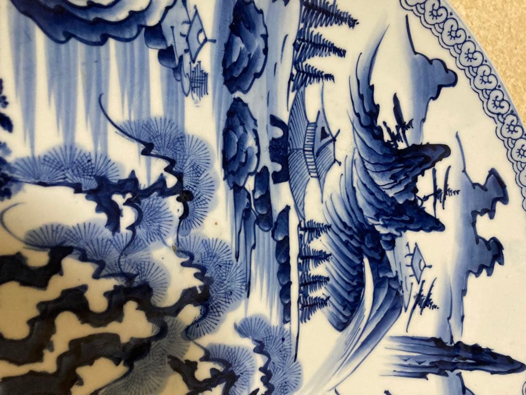 骨董／青白い風景画の皿 ／約40 cm