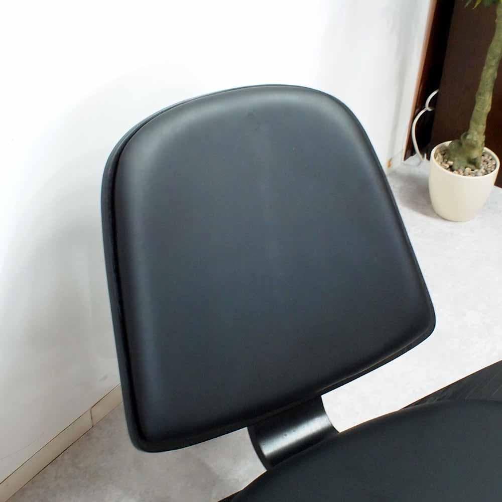 リプロダクト品 ハンス・J・ウェグナー シェルチェア ZR23550