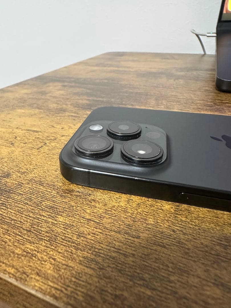 Apple iPhone 15 Pro スペースグレー