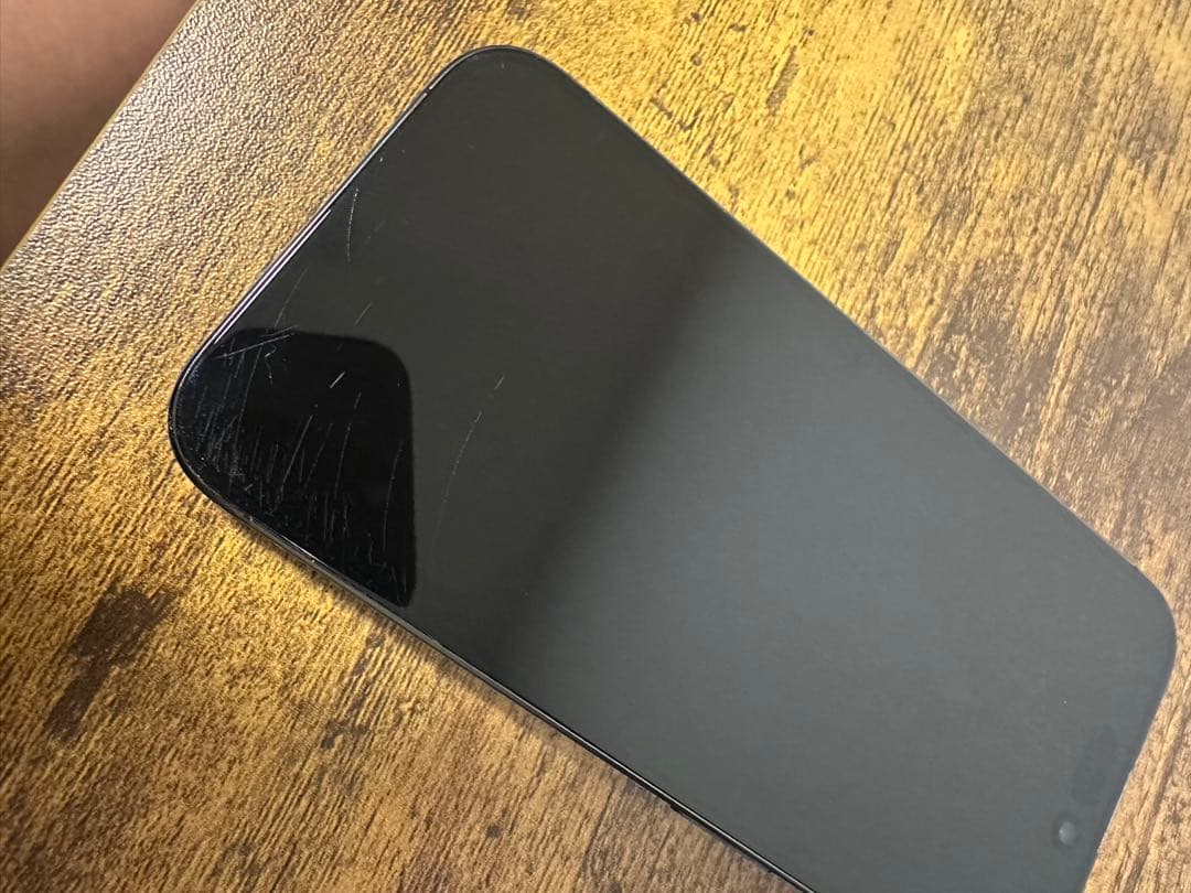 Apple iPhone 15 Pro スペースグレー