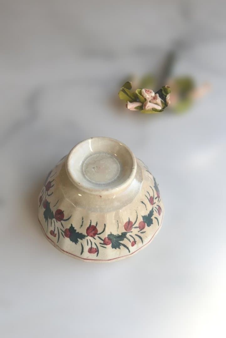 フランスアンティーク　赤い実の可愛いカフェオレボウル　面取り