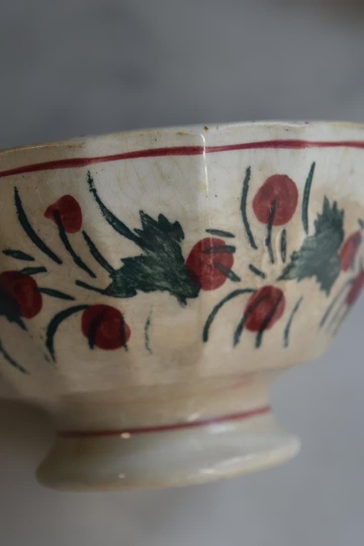 フランスアンティーク　赤い実の可愛いカフェオレボウル　面取り