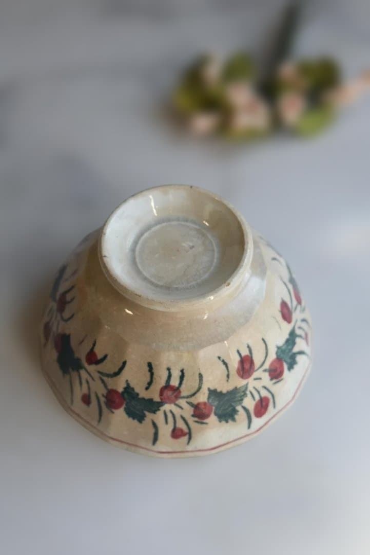 フランスアンティーク　赤い実の可愛いカフェオレボウル　面取り