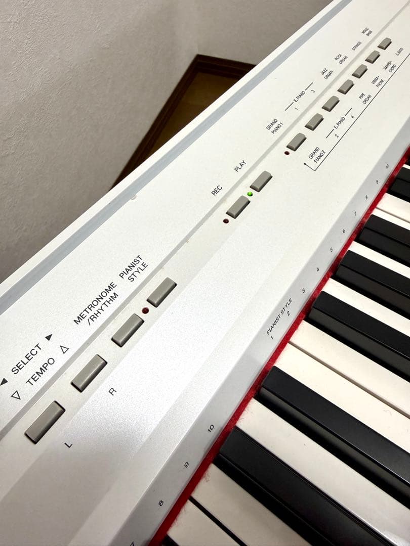 YAMAHA P-105 電子ピアノ 88鍵 ホワイト 付属品多数　ヤマハ