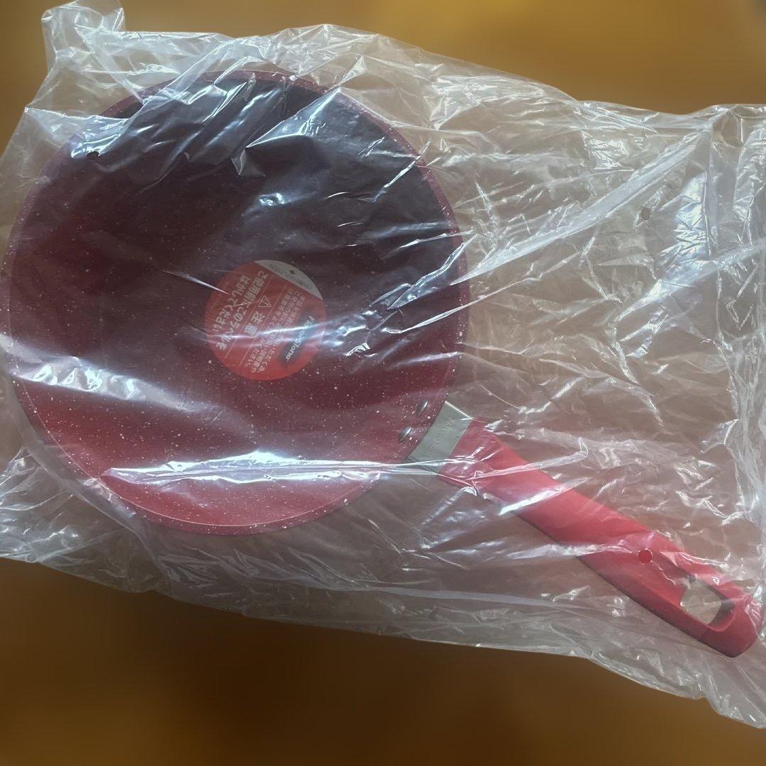 【新品・未使用】シルバーストーン両手・片手鍋をセット出品。ガラス蓋無し。