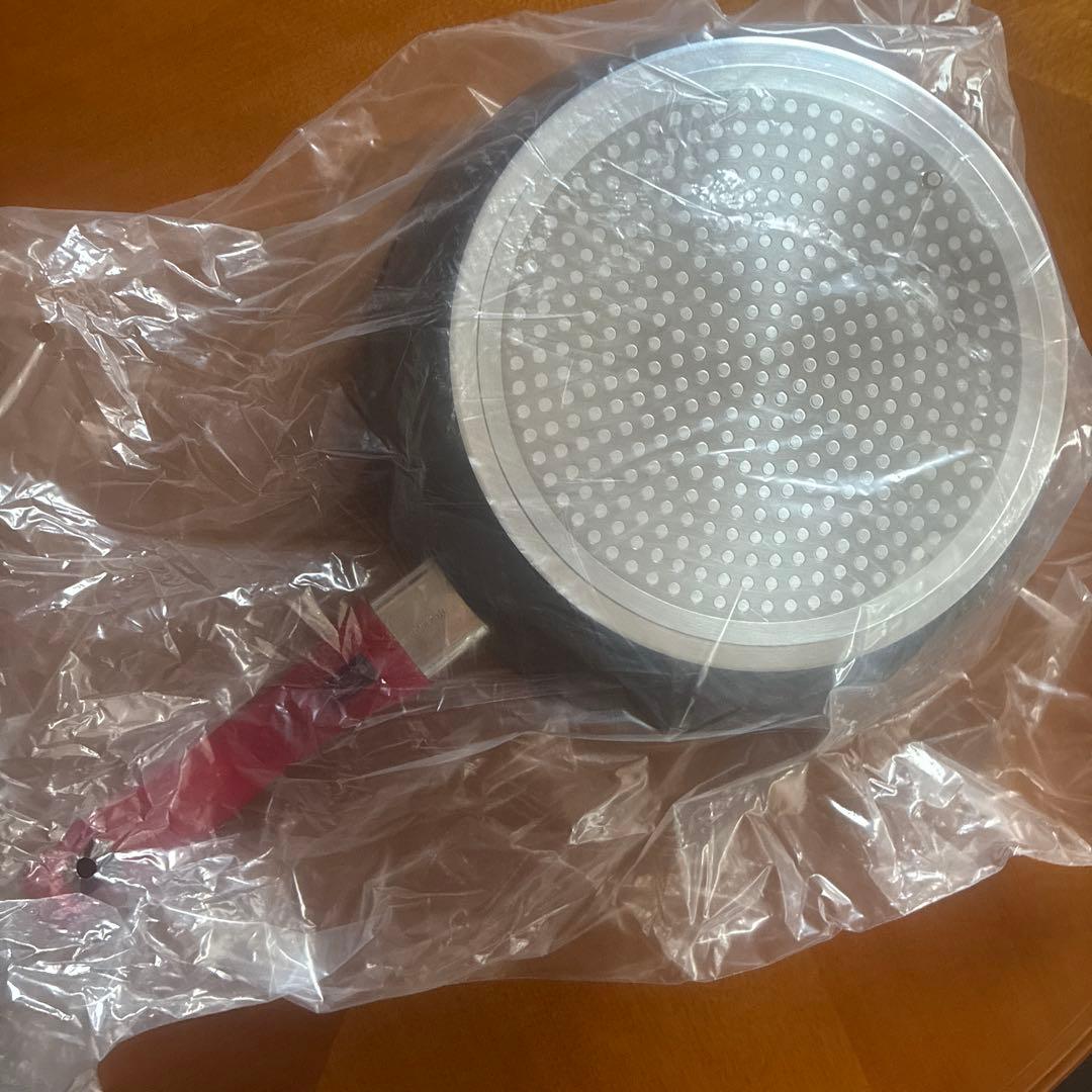 【新品・未使用】シルバーストーン両手・片手鍋をセット出品。ガラス蓋無し。