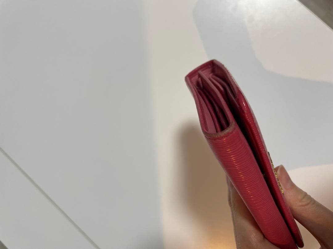 プラダ　財布　3つ折り