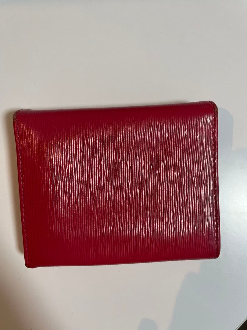 プラダ　財布　3つ折り
