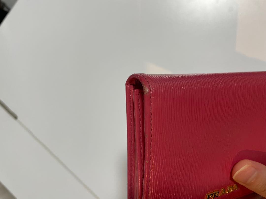 プラダ　財布　3つ折り