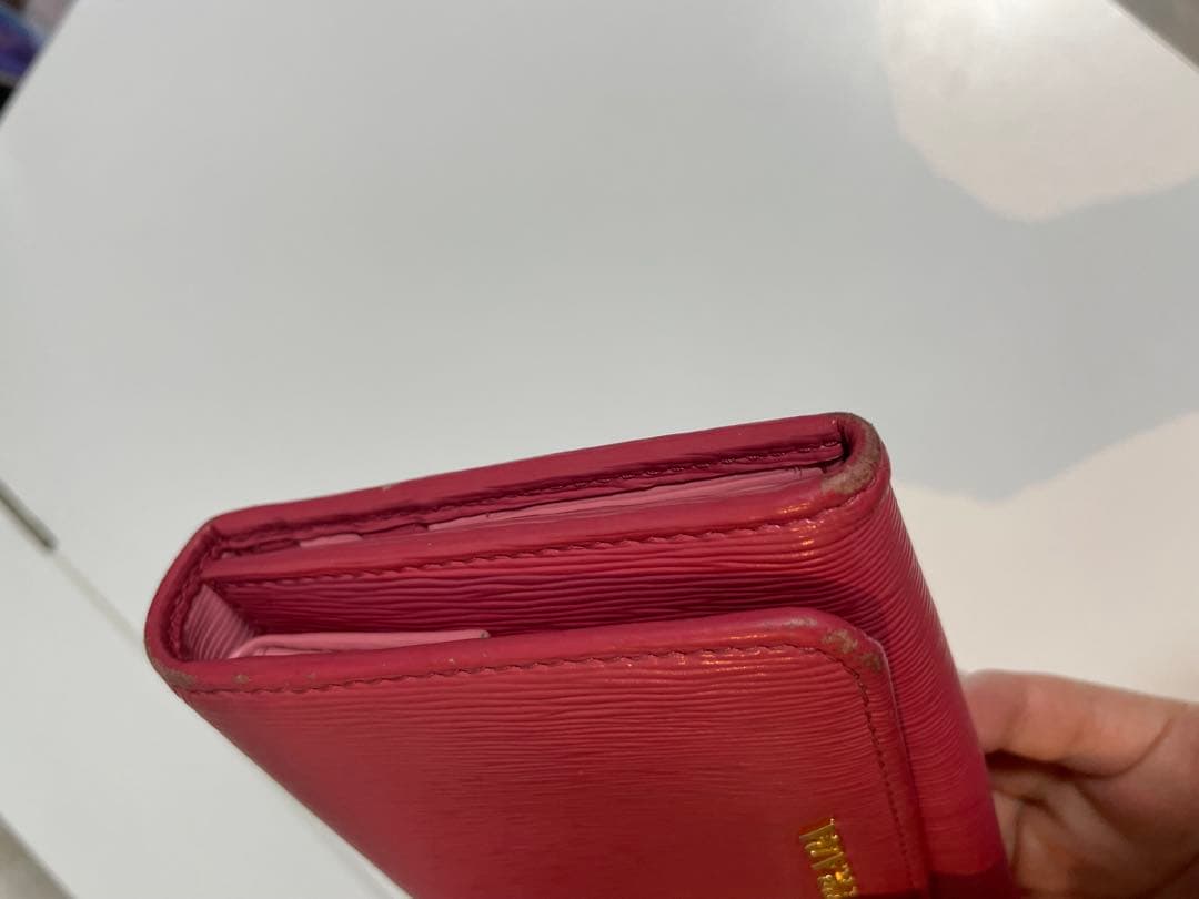 プラダ　財布　3つ折り