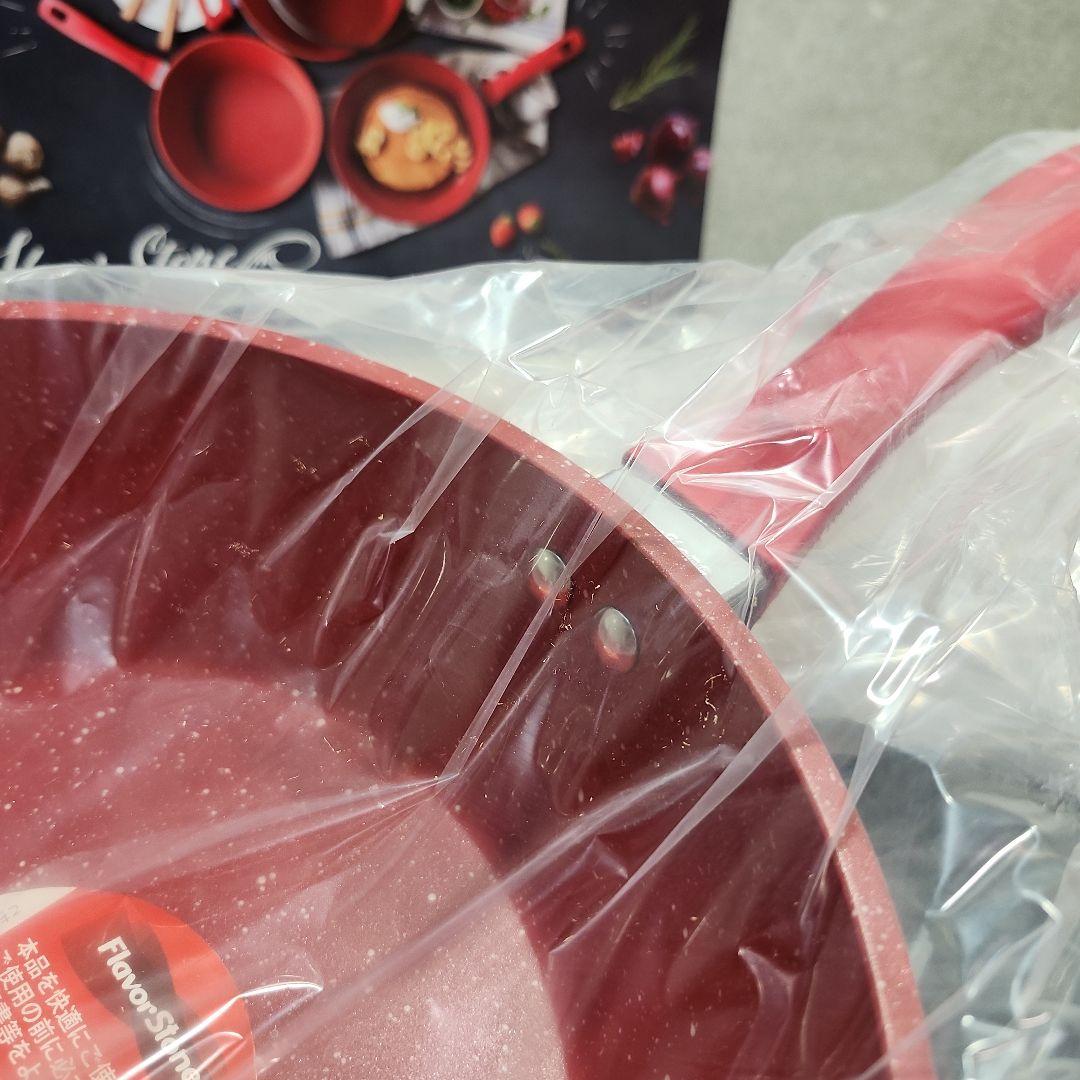 フレーバーストーン ディープパン　24cm レッド 新品未開封