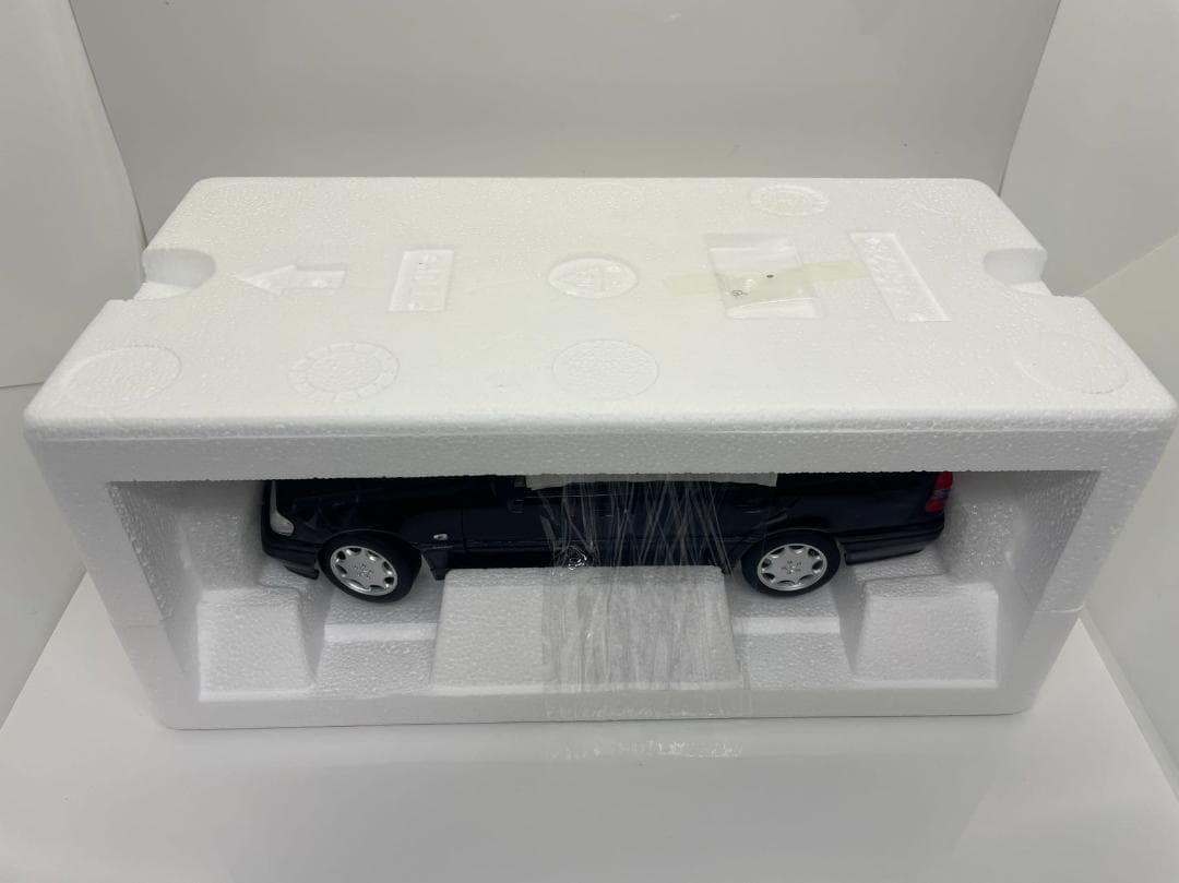 304-042 ノレブ 1/18 メルセデスベンツ C-Class 1997