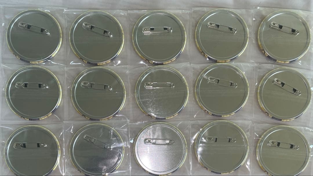 たっつん　缶バッジ　展示会