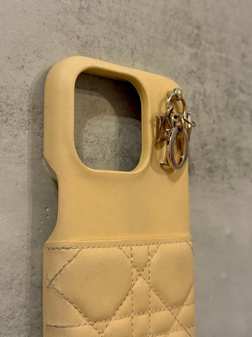 【美品】Dior Lady Dior iPhone15 Proケース イエロー