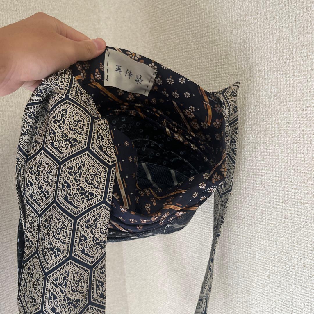 再倖築のネクタイバッグです。