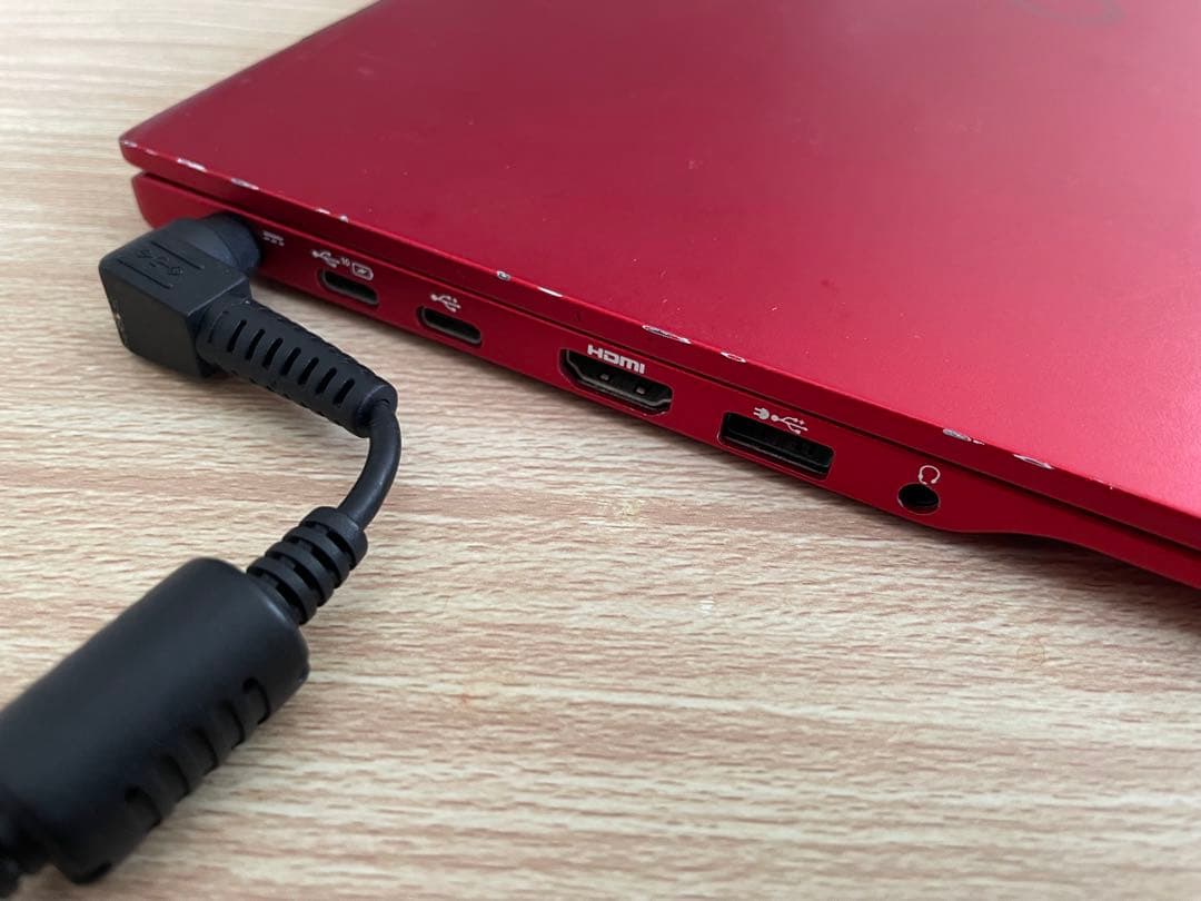 Fujitsu LIFEBOOK UH75/C3 赤色ノートPC