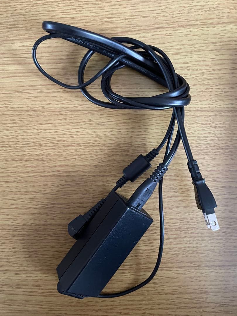 Fujitsu LIFEBOOK UH75/C3 赤色ノートPC