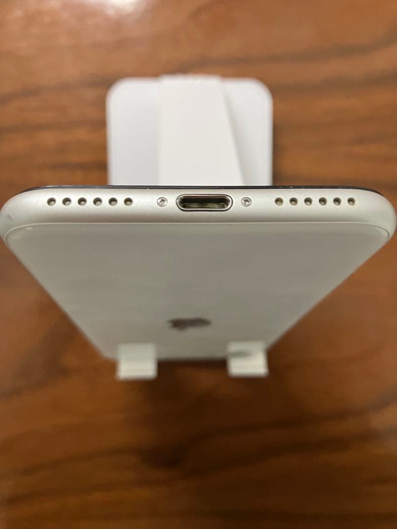 iPhone SE (第2世代) 128GB ホワイト