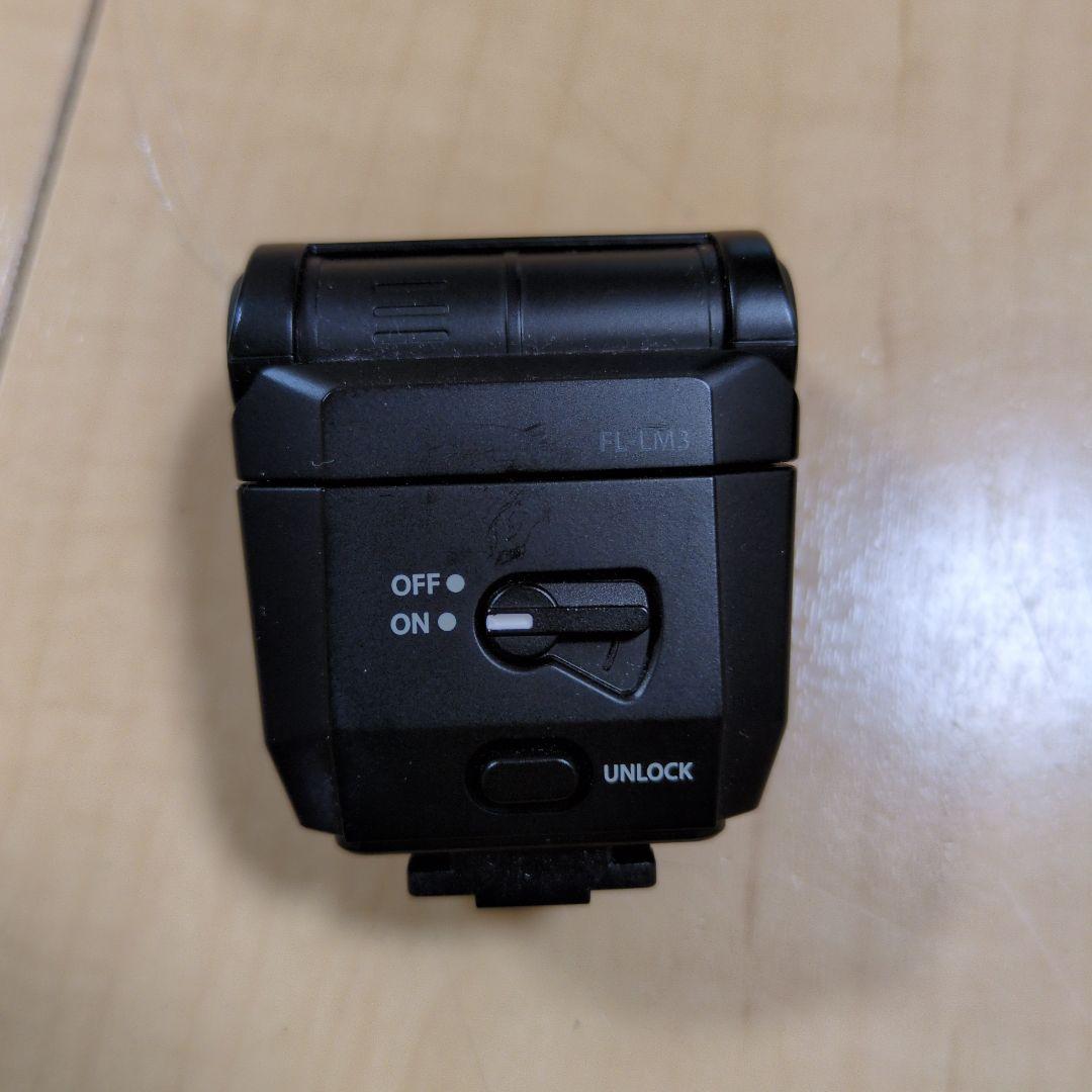 OLYMPUS OM-D E-M1 Mark II 本体とレンズ