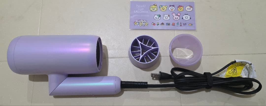 美品 新品同等 NiziU SALONIA ドライヤー スムースシャイン