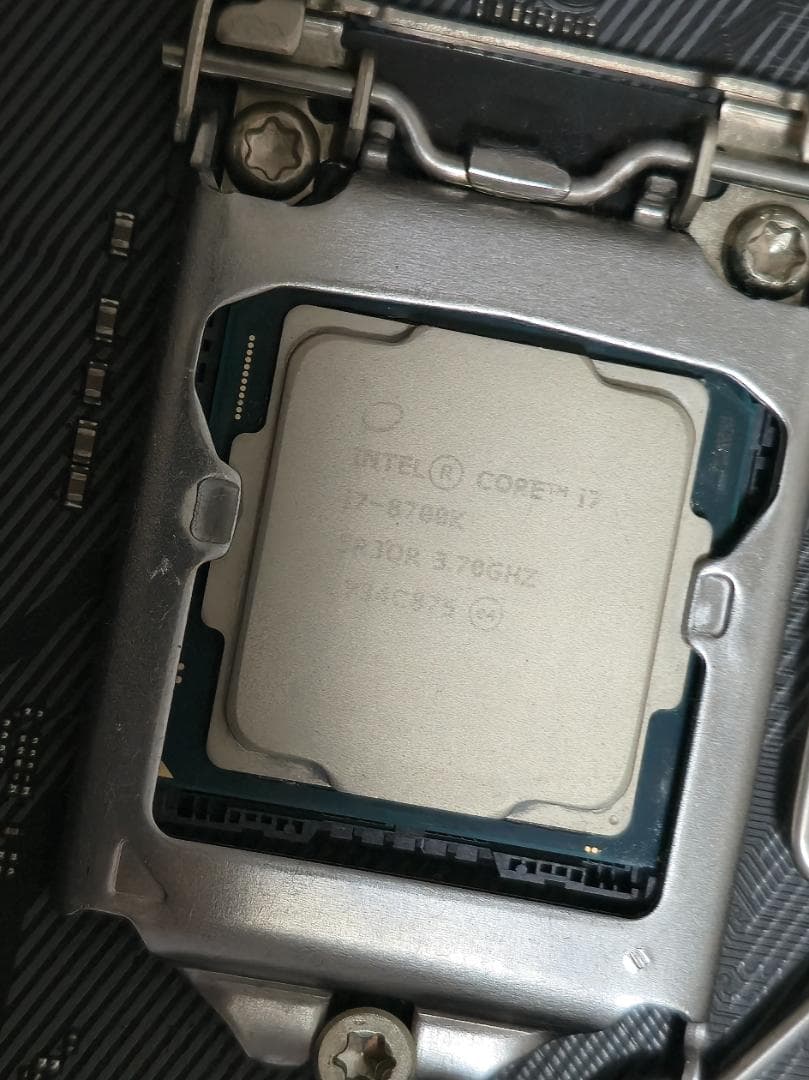 マザーボード ROG STRIX Z370-F, Intel core i7 8700K