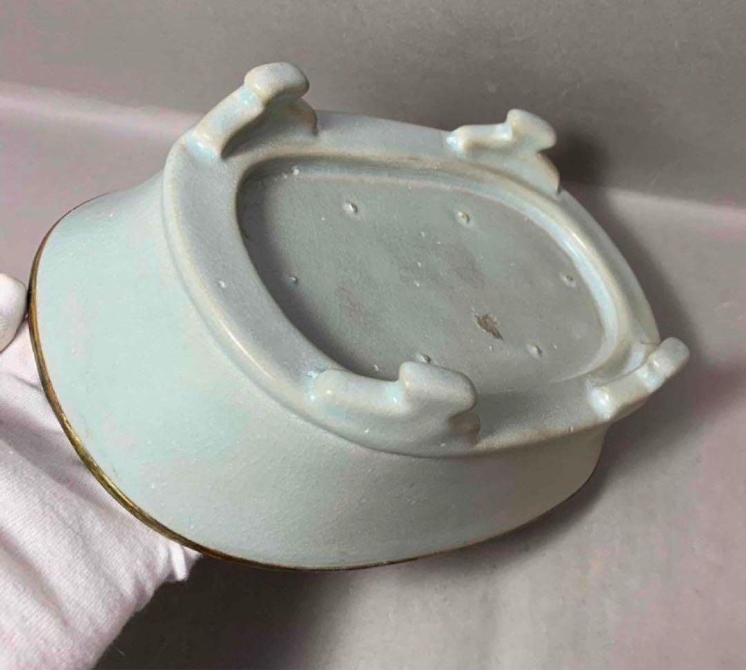 中国 足付器（水仙盆）