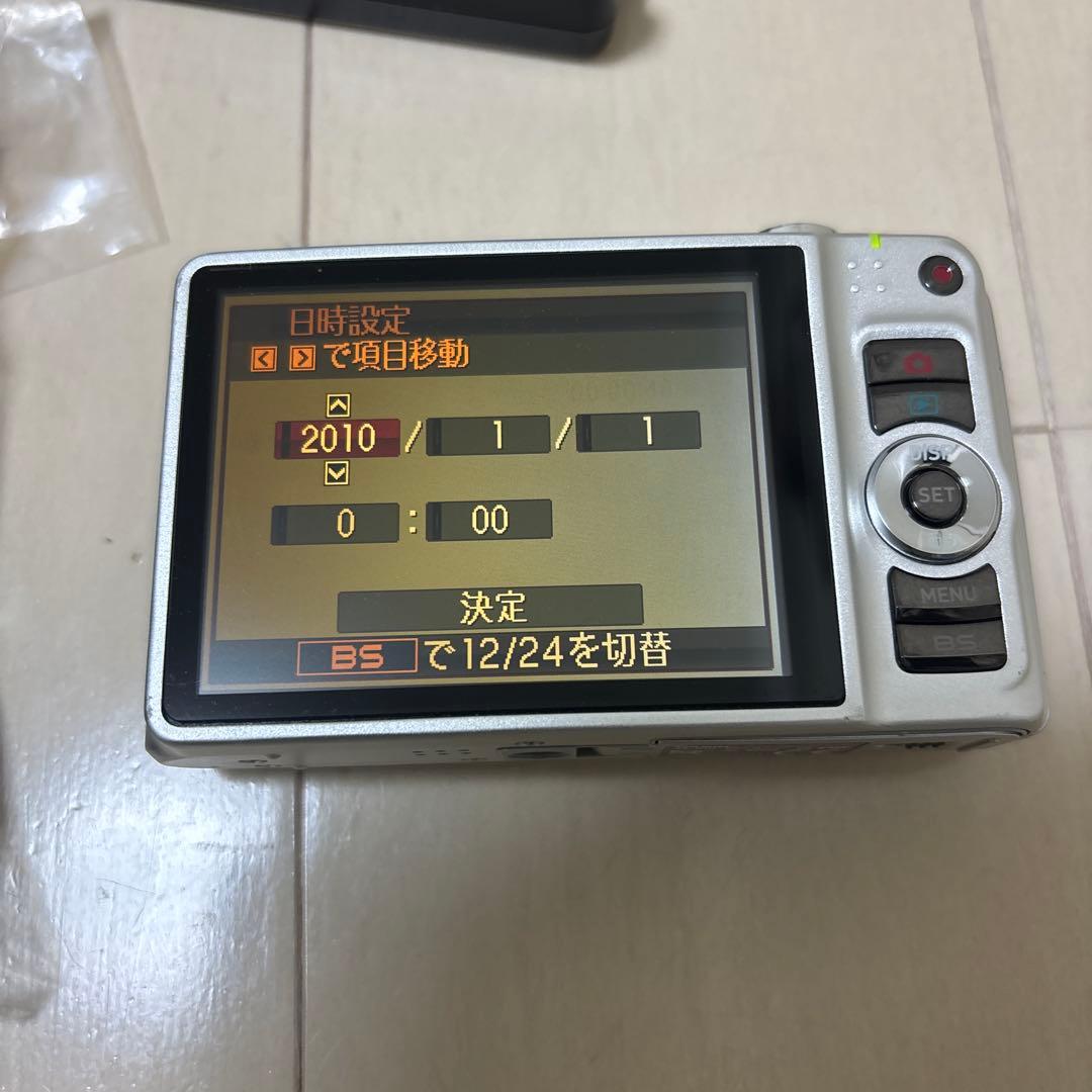 中古　CASIO EXILIM Hi-ZOOM EX-H15 シルバー取説箱付き