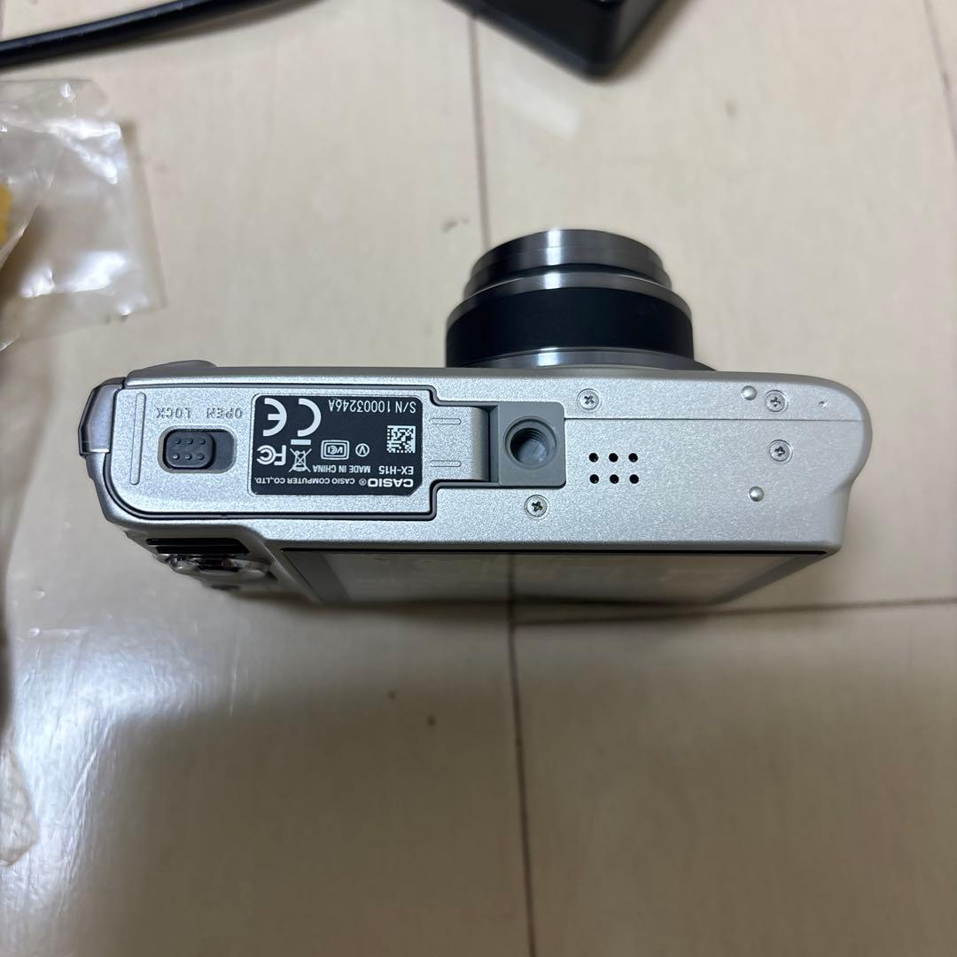 中古　CASIO EXILIM Hi-ZOOM EX-H15 シルバー取説箱付き