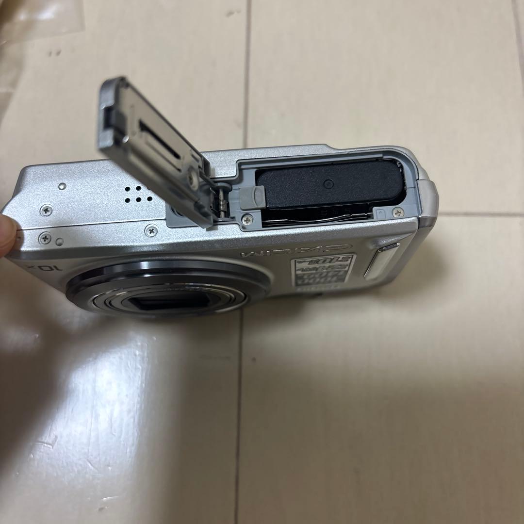 中古　CASIO EXILIM Hi-ZOOM EX-H15 シルバー取説箱付き