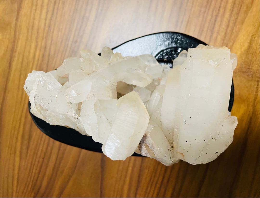 【超希少原石】1kg超 レムリアンシードクォーツ（台座付き）