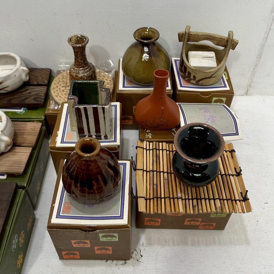 iΦ【18種】千趣会 一輪挿し 陶器製 つゆくさ 小さな花器シリーズ ③