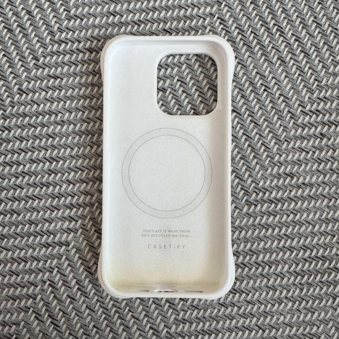 【即日発送】CASETiFY 白スマホケース　iPhone15pro