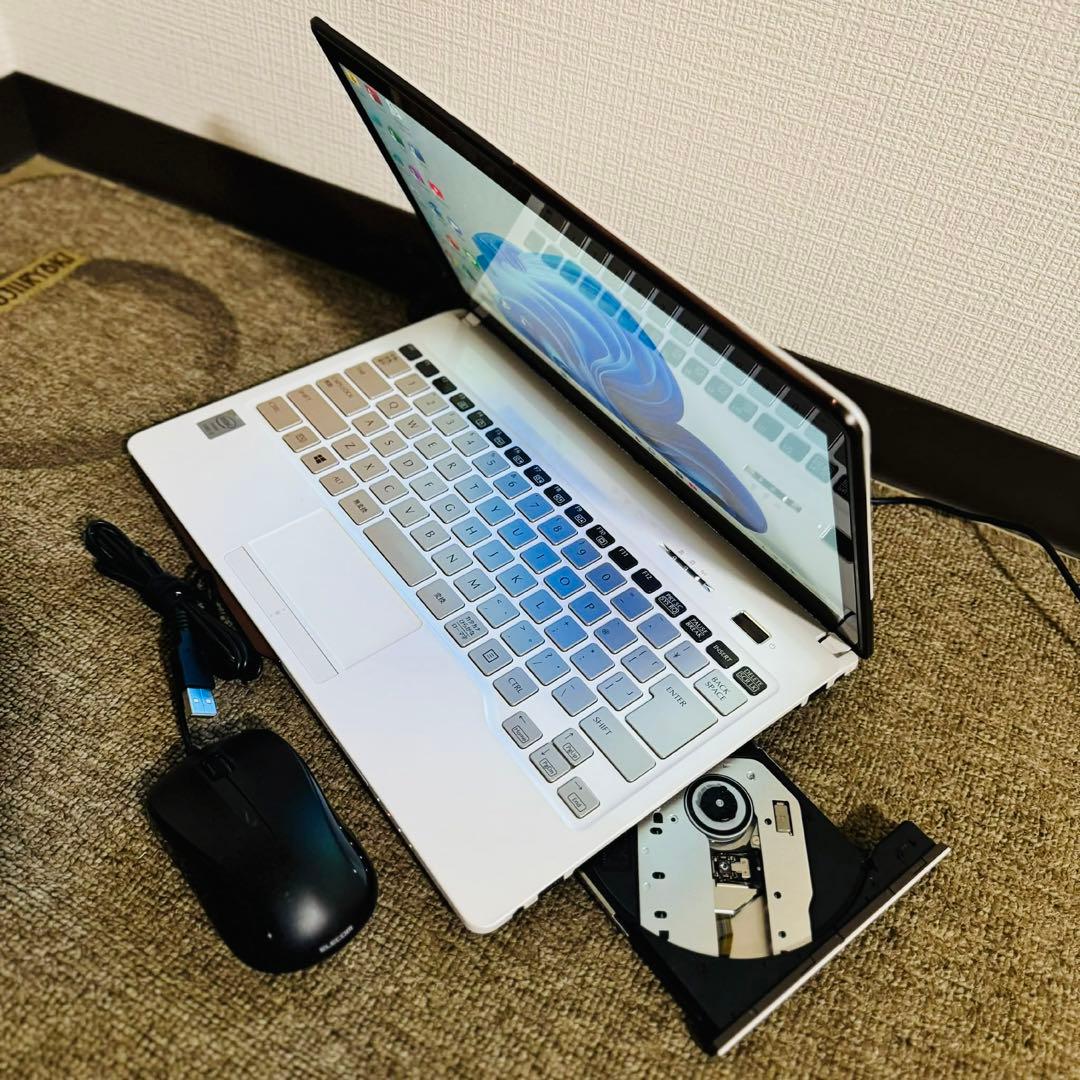 S245 富士通ノートパソコン i5高速コンパクトWindows11オフィス付き