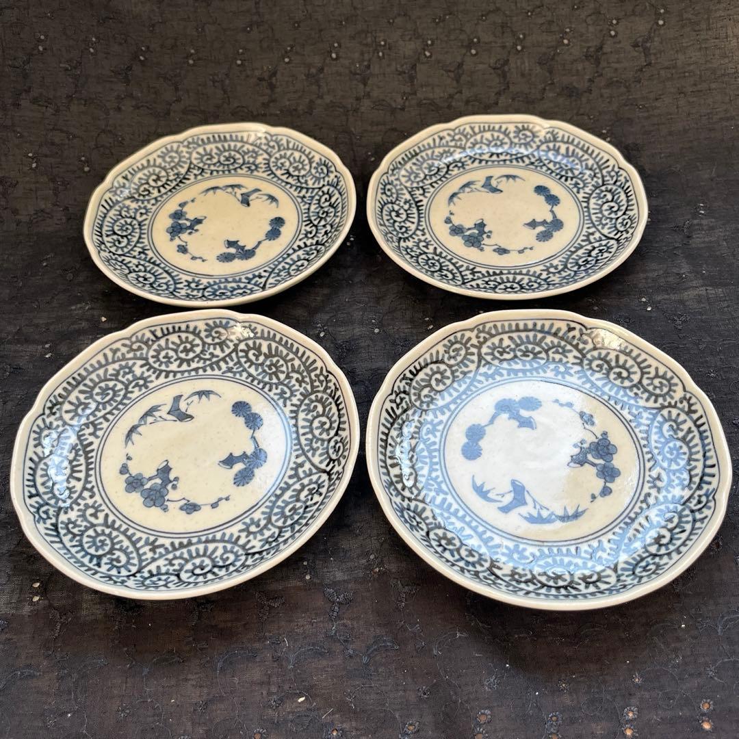 美濃焼　龍峰窯　古伊万里　松竹梅　染付　蛸唐草文様　小皿　輪花皿　 銘々皿　4枚