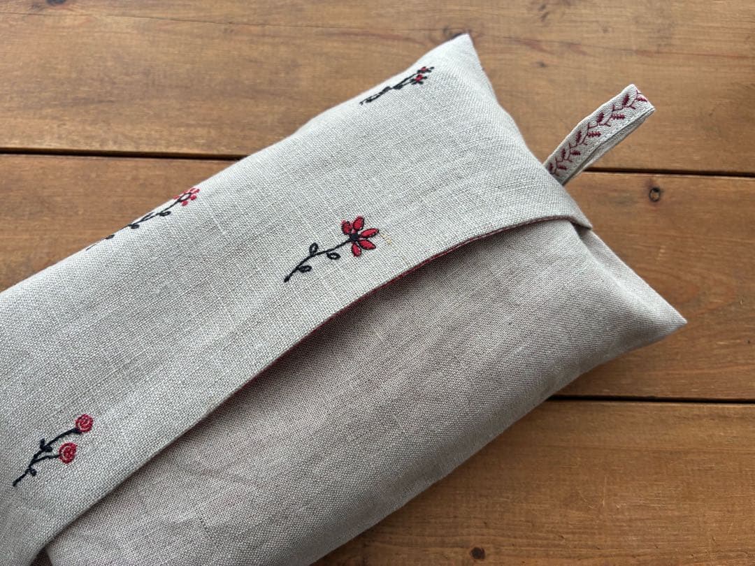 172.リネン　ティッシュカバー　小花刺繍　②