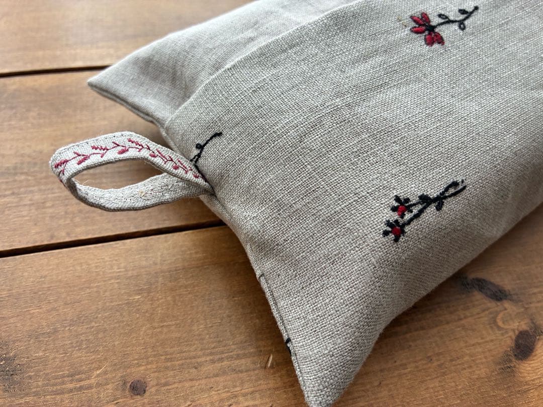 172.リネン　ティッシュカバー　小花刺繍　②