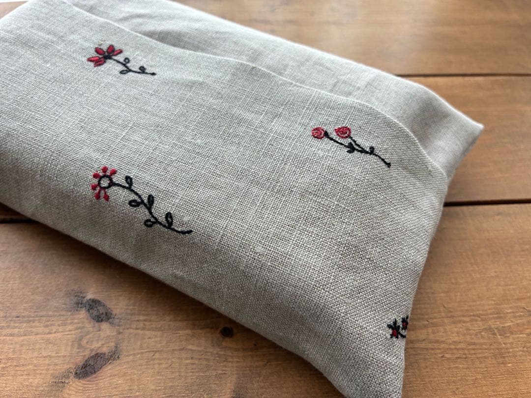 172.リネン　ティッシュカバー　小花刺繍　②