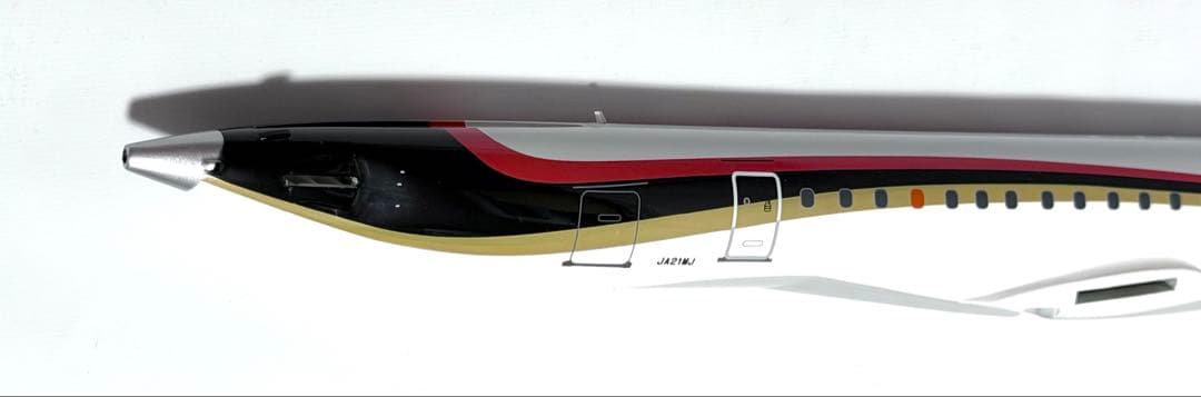 全日空商事 1/100 三菱 MRJ JA21MJ