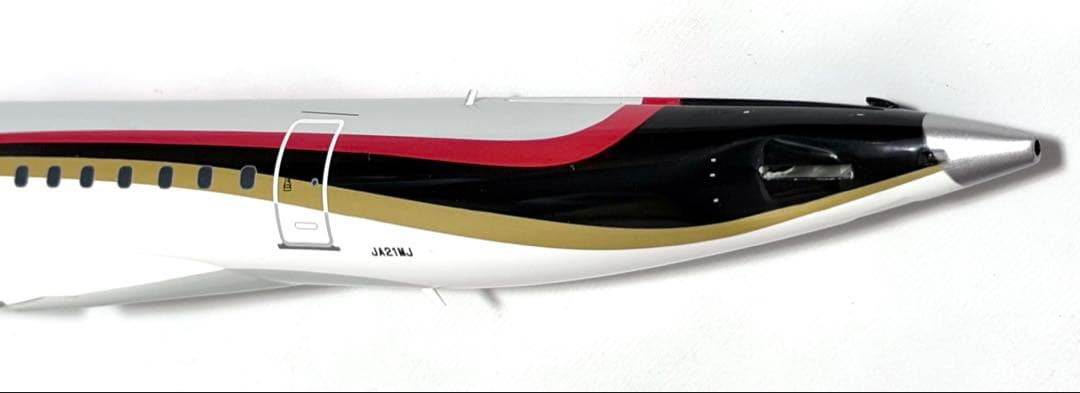 全日空商事 1/100 三菱 MRJ JA21MJ