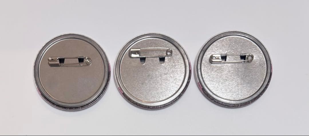 プリティーオールフレンズ カフェ 春音あいら 天宮りずむ 高峰みおん 缶バッジ