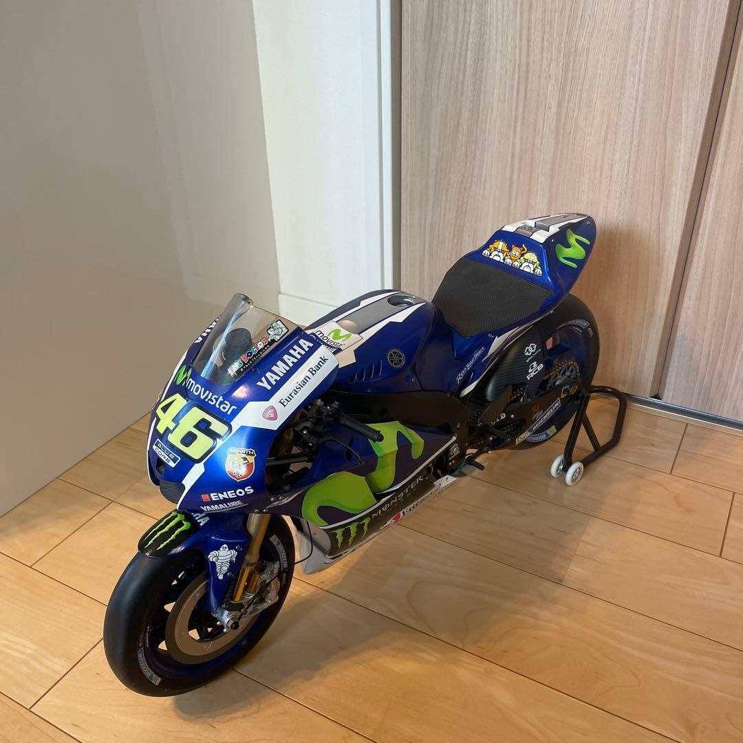 Yamaha YZR-M1 モデル 1/12 スケール