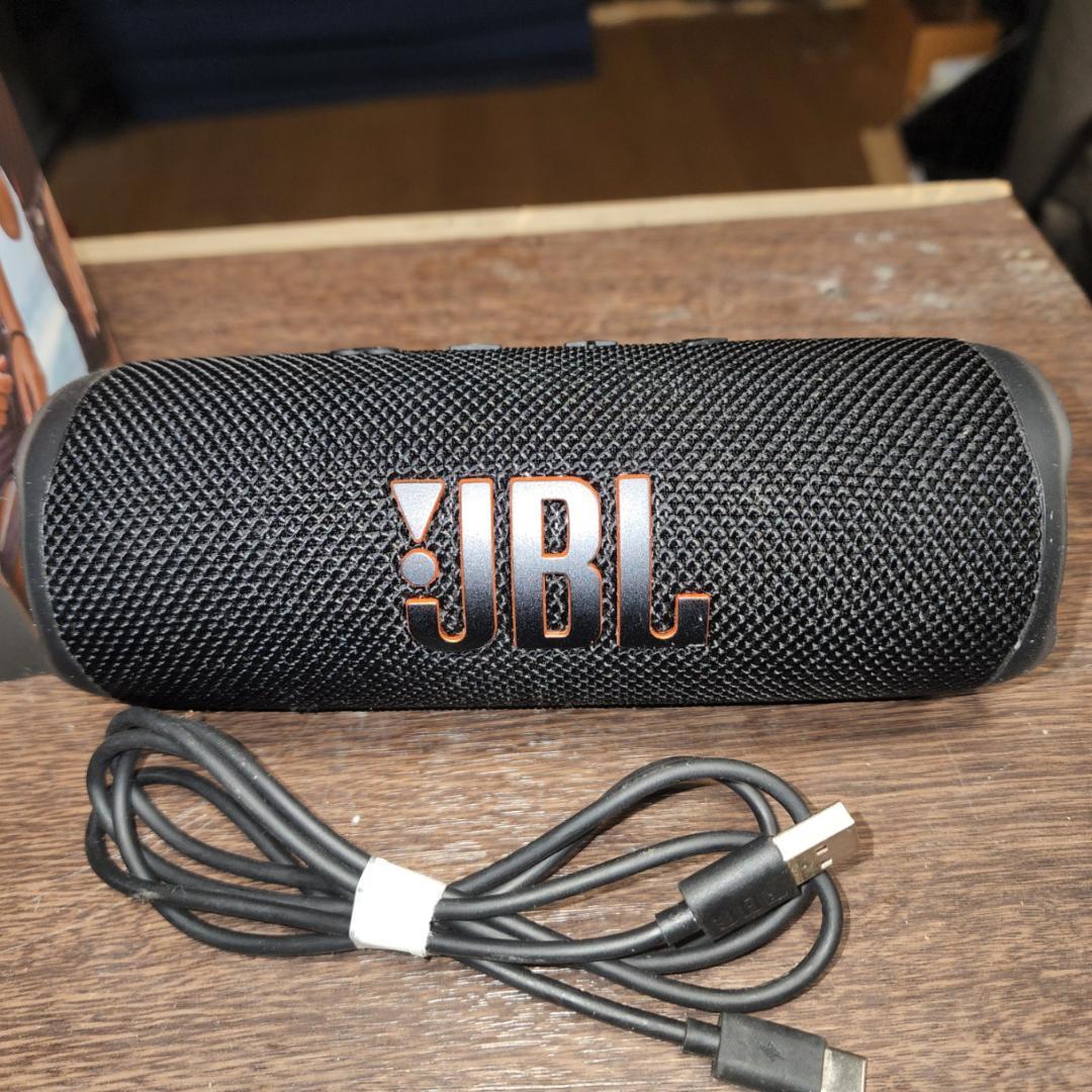 「JBL FLIP6 ワイヤレススピーカー 充電ケーブル・箱付き」