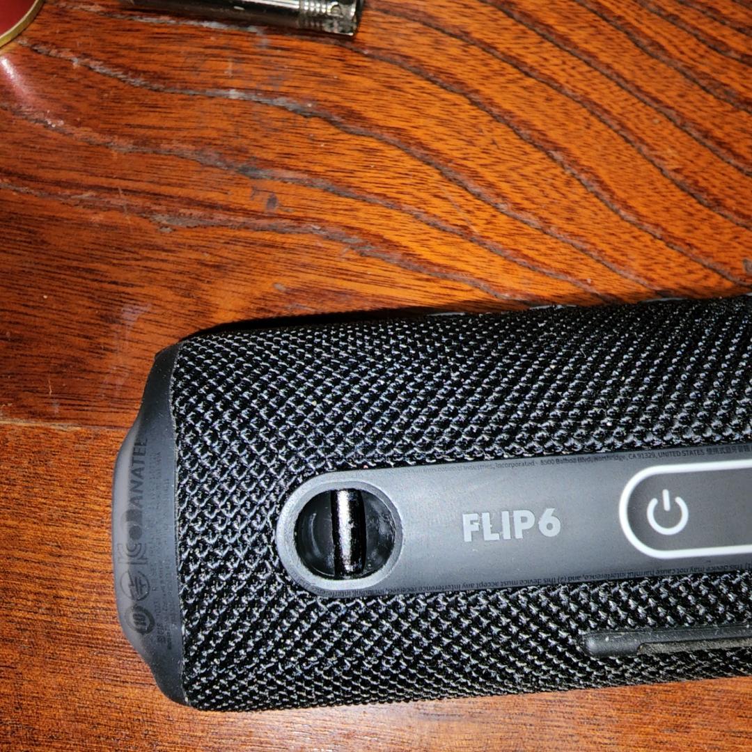 「JBL FLIP6 ワイヤレススピーカー 充電ケーブル・箱付き」