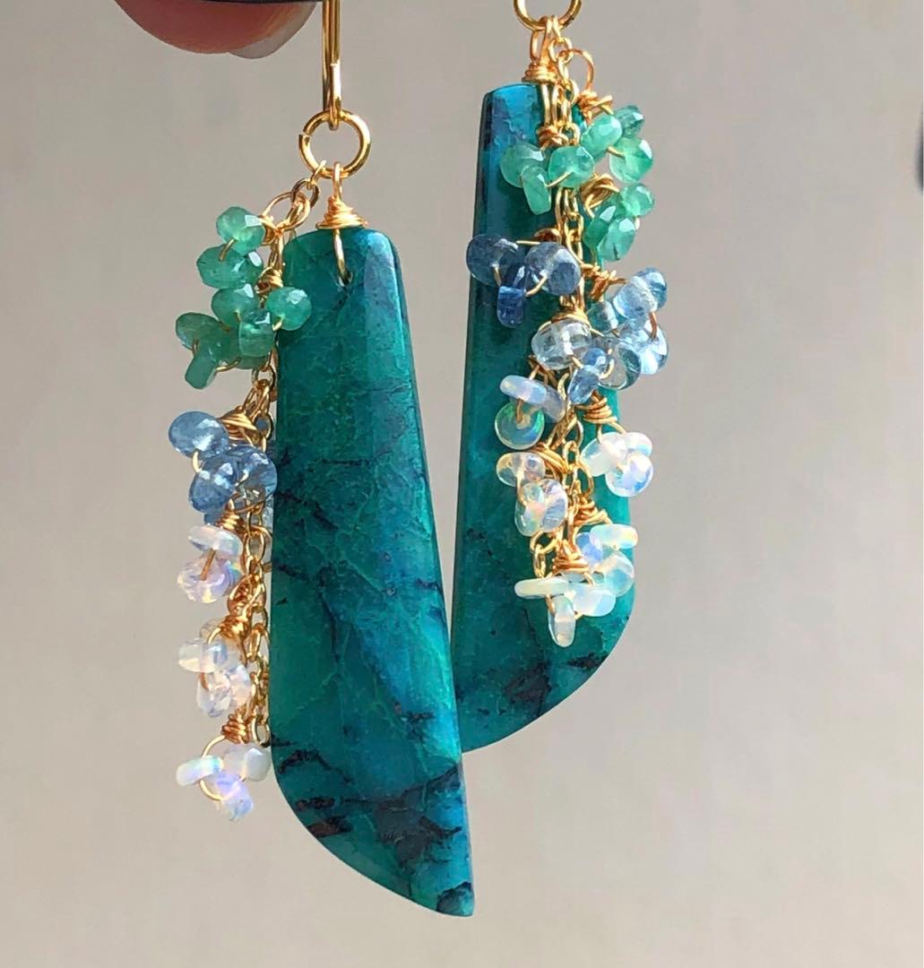 天然石☆超大粒きららクリソコラ×ザンビア産エメラルドのピアス14kgf