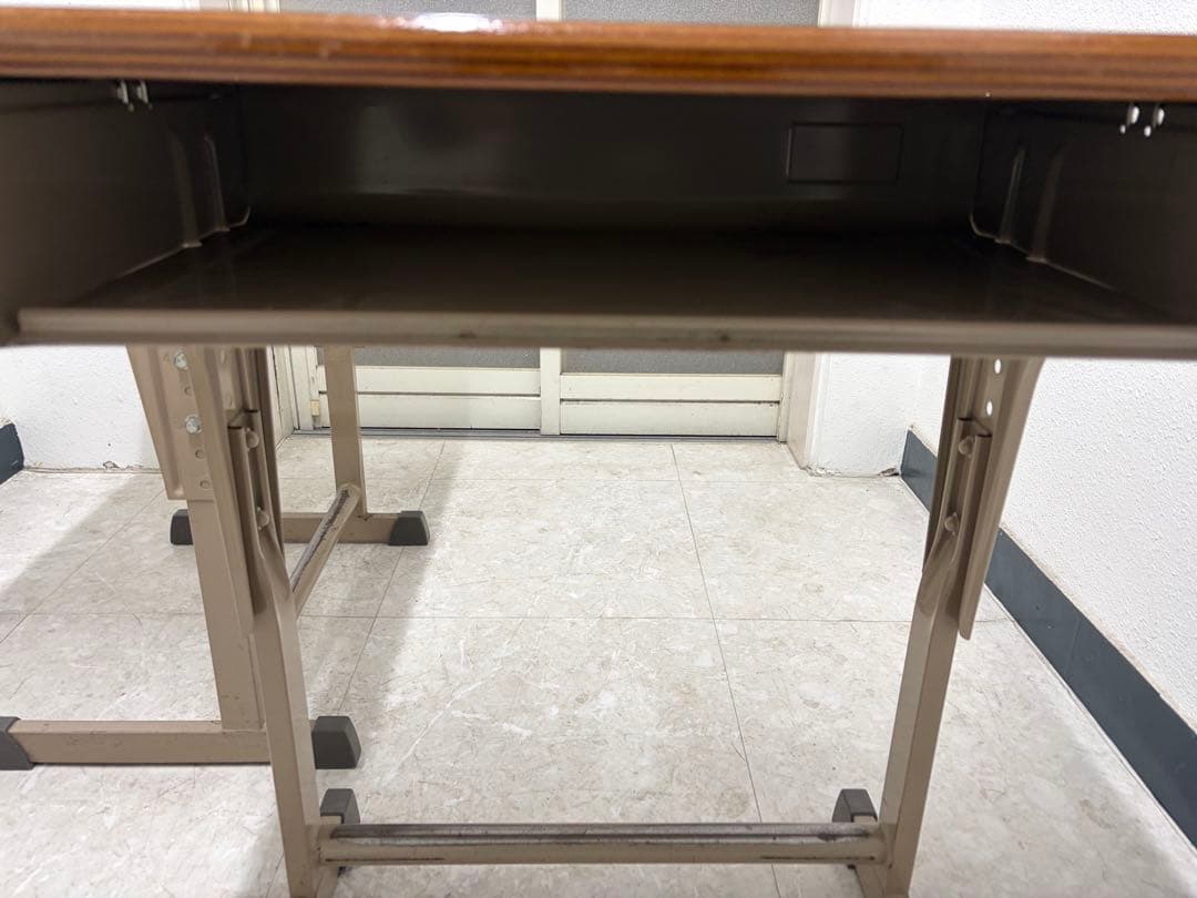 学校机　椅子　４セット　引き取り限定　大阪摂津市から　近場であれば自社配達可能