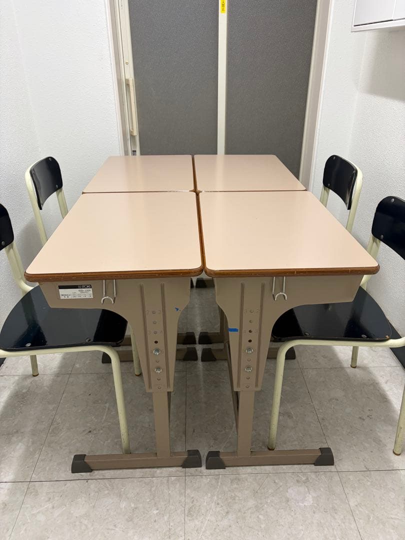 学校机　椅子　４セット　引き取り限定　大阪摂津市から　近場であれば自社配達可能