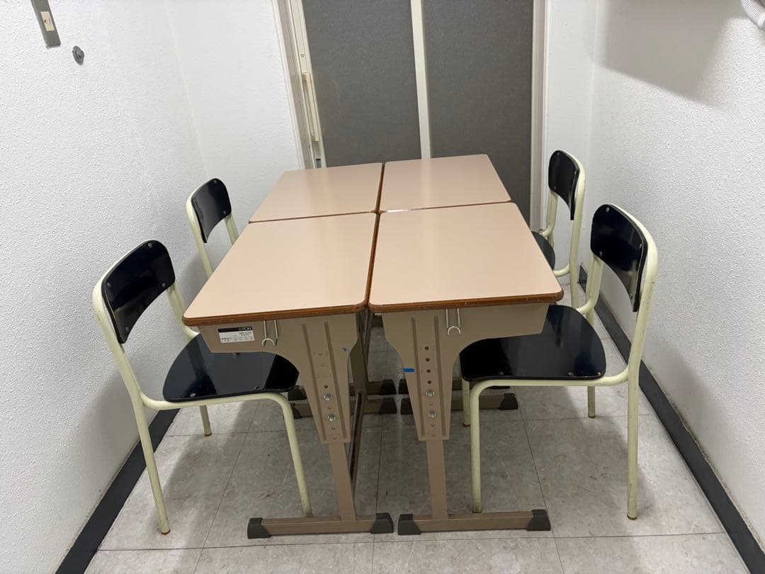 学校机　椅子　４セット　引き取り限定　大阪摂津市から　近場であれば自社配達可能