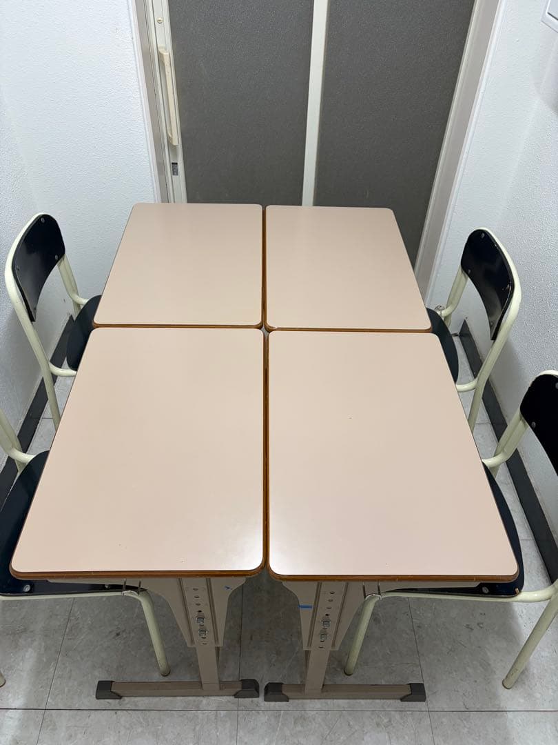 学校机　椅子　４セット　引き取り限定　大阪摂津市から　近場であれば自社配達可能