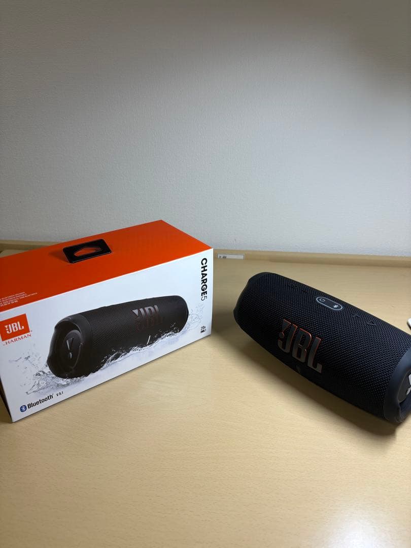 JBL ワイヤレススピーカー charge5 ブラック　防水機能付き