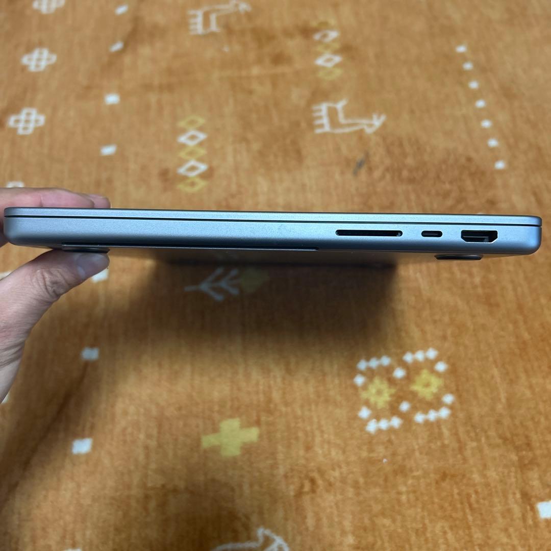 MacBookPro 2021 14インチM1 16/500GB